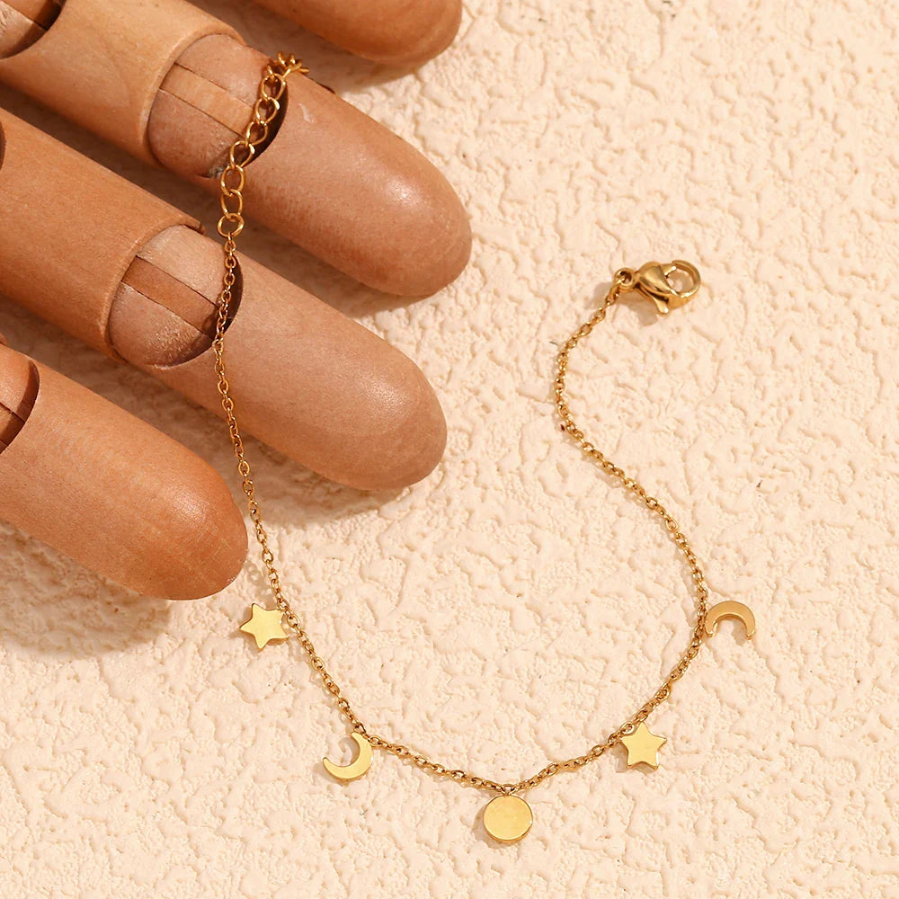 Pulseira_Banhada-a-Ouro-18K-Estrela-e-Lua-Zellis